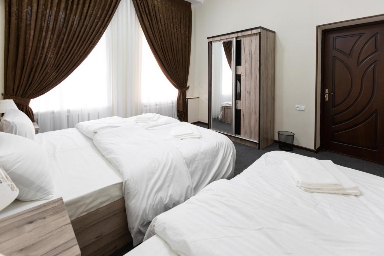 Light Hotel Ташкент Екстериор снимка
