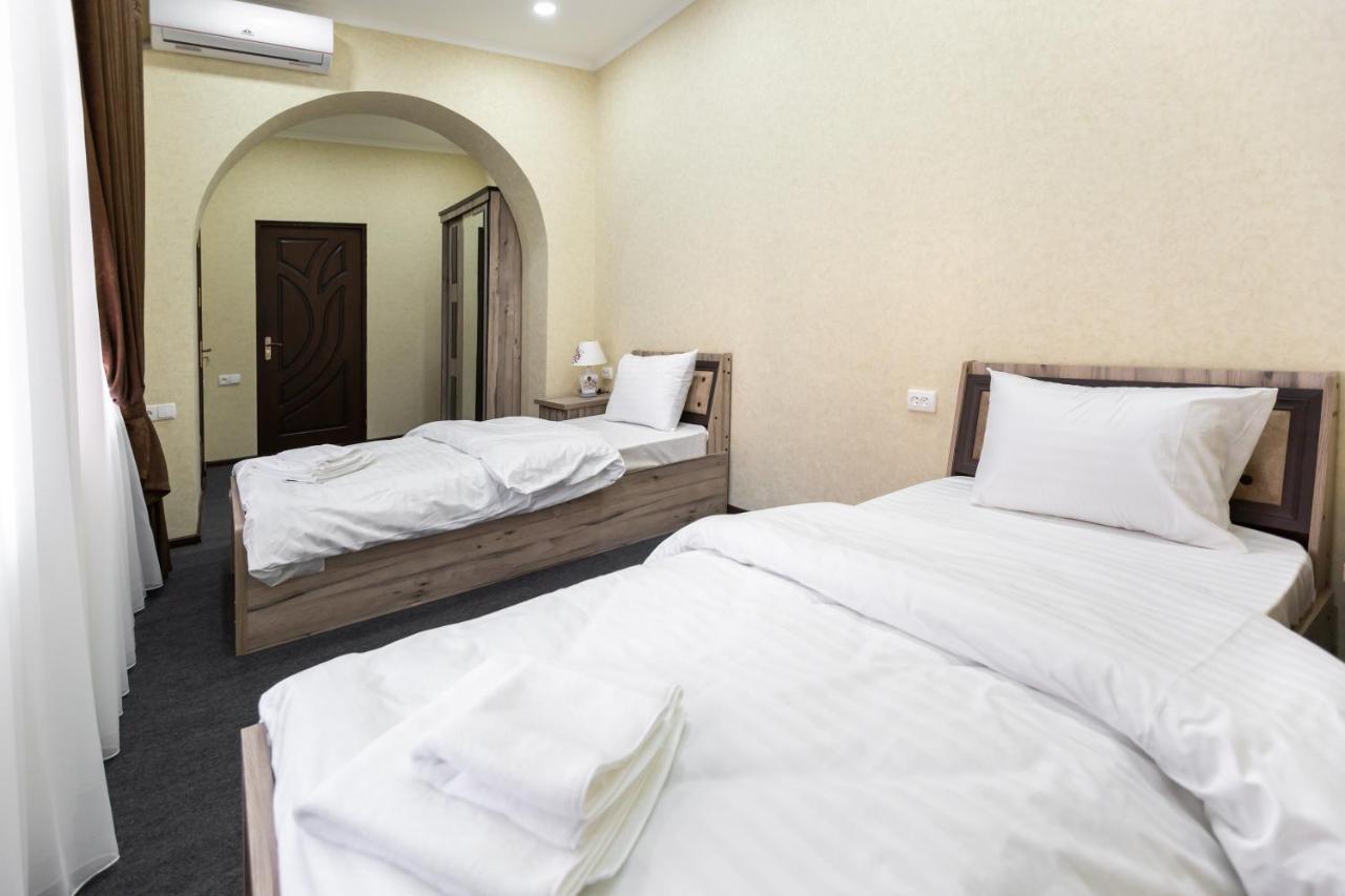 Light Hotel Ташкент Екстериор снимка