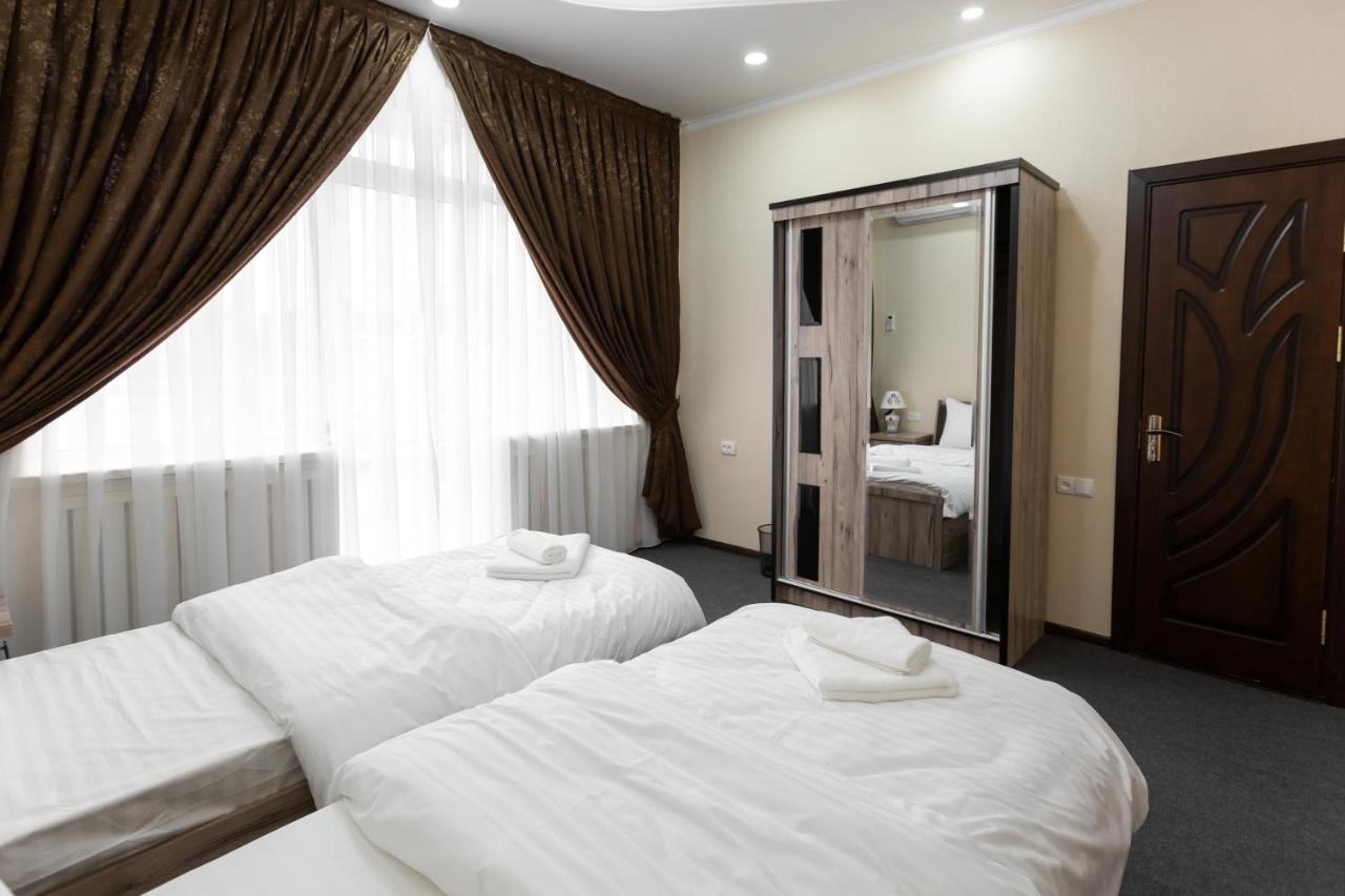 Light Hotel Ташкент Екстериор снимка