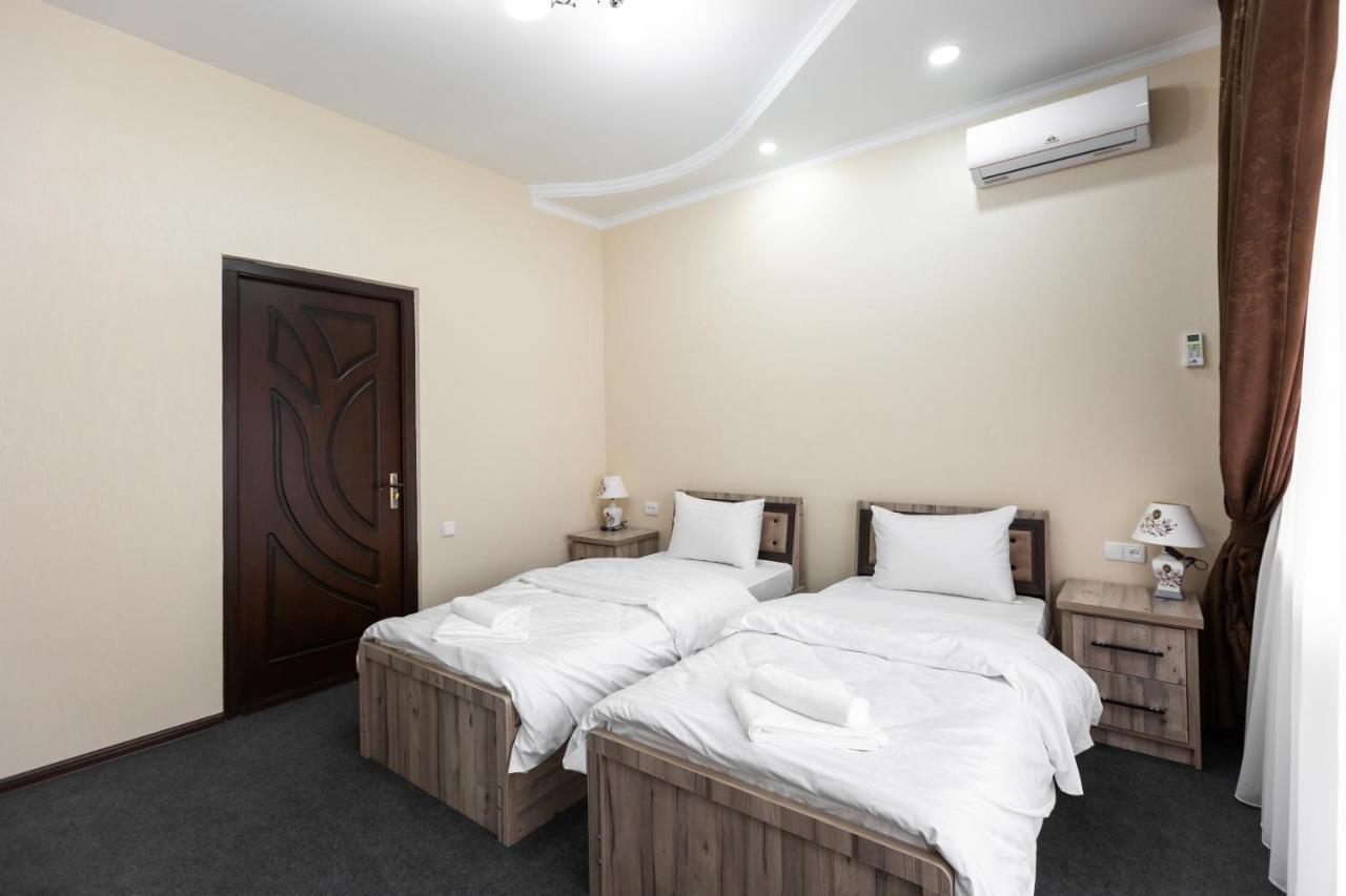 Light Hotel Ташкент Екстериор снимка