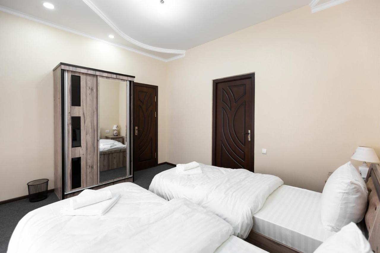 Light Hotel Ташкент Екстериор снимка